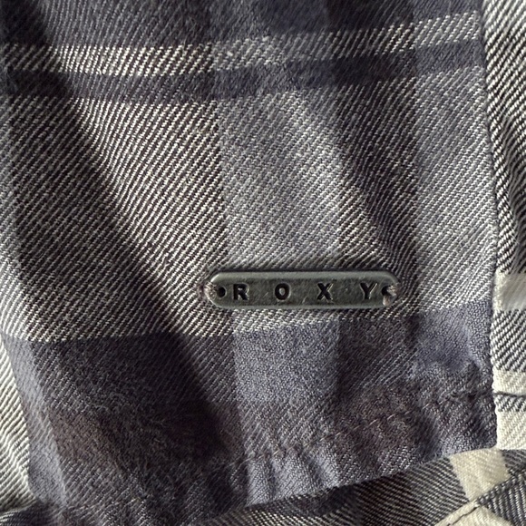roxy plaid button down / L - Picture 4 of 9
